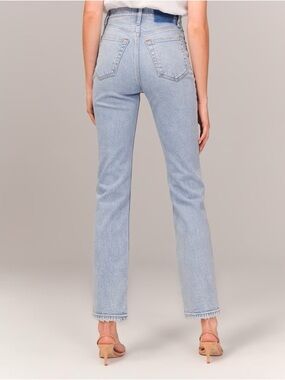 Abercrombie & Fitch 90s Ultra High Rise Straight Jeans light wash